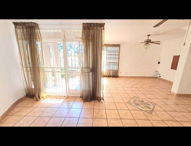 3 BEDROOM TOWNHOUSE FOR SALE IN THREE RIVERS PROPER
